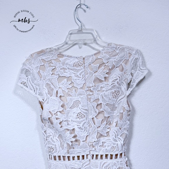 Superdown Simone Deep V-Neck Lace Romper White Floral Cap Sleeve Women S - Picture 10 of 11